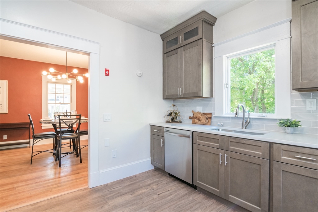 2306 Wilbraham Road Springfield, MA 01129 - Photo 6 of 34