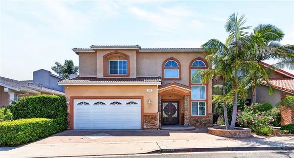 $7,500 | 137 The Masters Circle, Costa Mesa, CA 92627