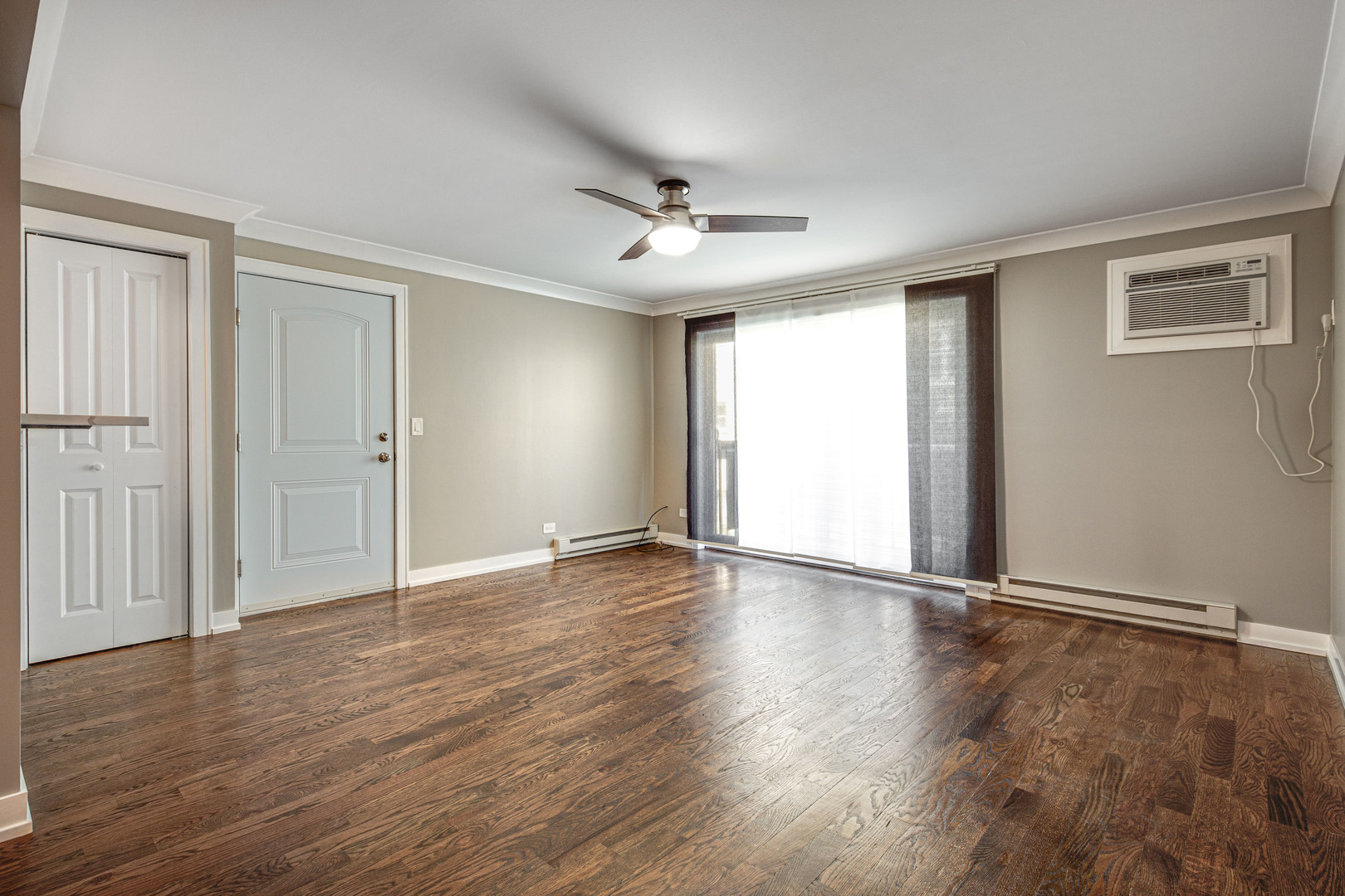 5101 North East River Road, Unit 2J Chicago, IL 60656 - Photo 3 of 17