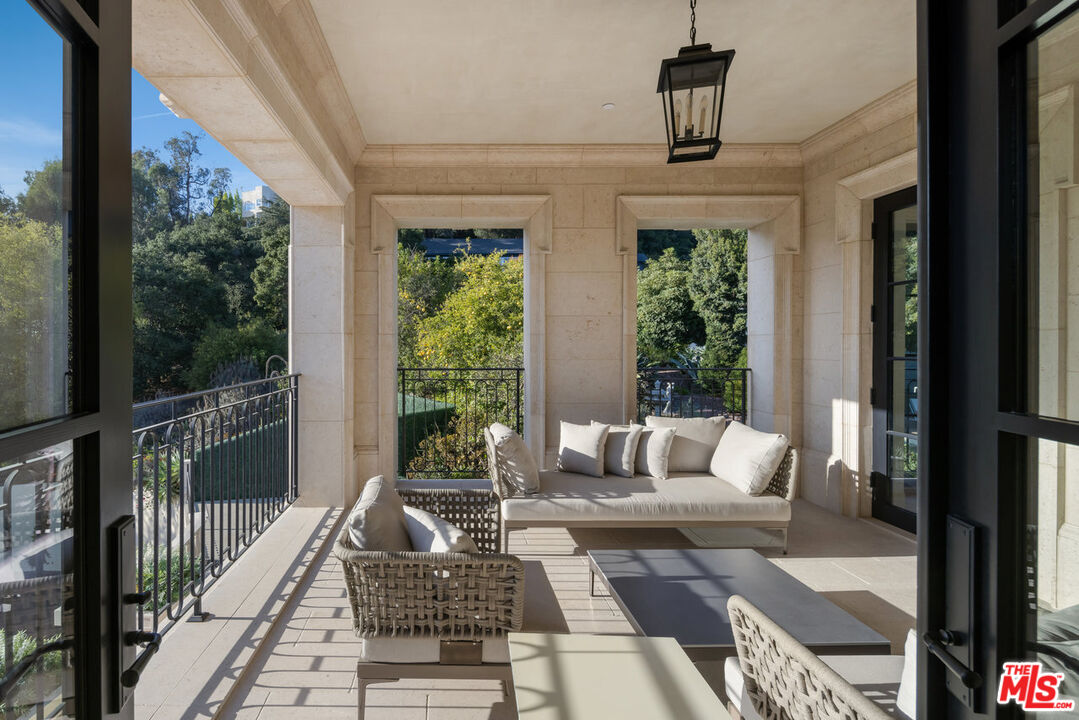 4533 Cockerham Drive Los Angeles, CA 90027 - Photo 40 of 48