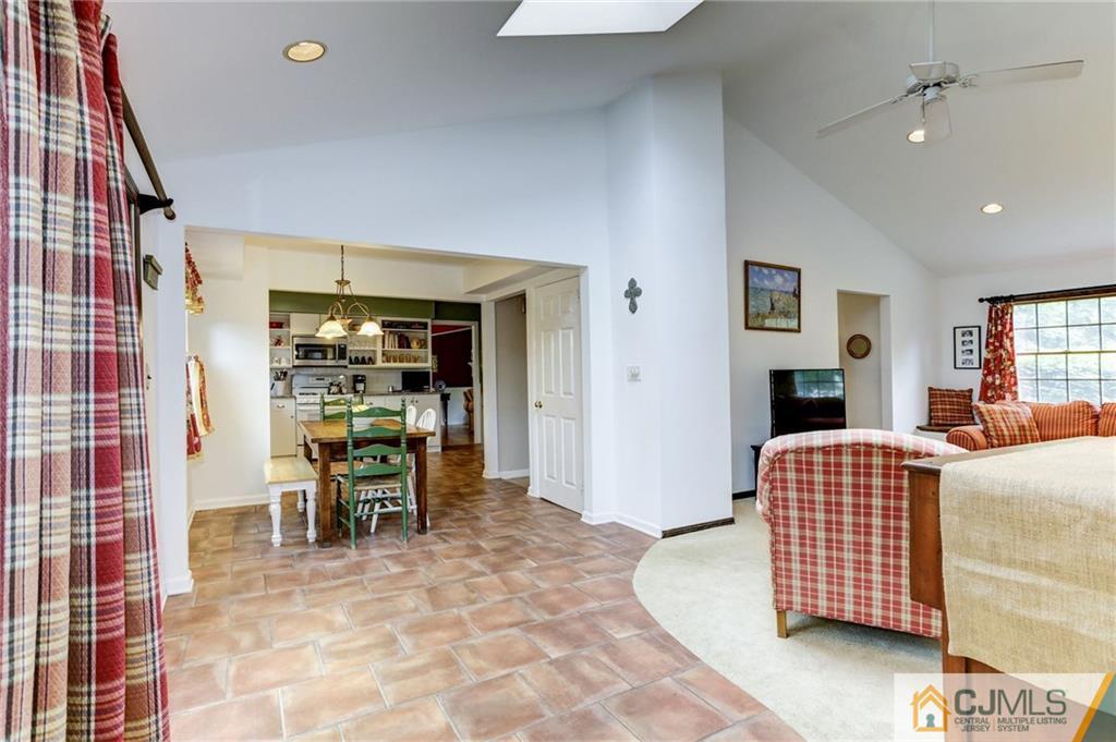 18 Clearview Road East Brunswick, NJ 08816 - Photo 11 of 25 Gallery Image 11