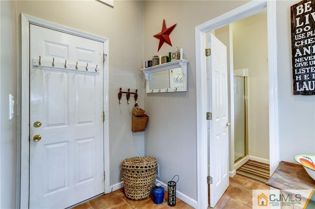 18 Clearview Road East Brunswick, NJ 08816 - Photo 14 of 25 Gallery Image 14