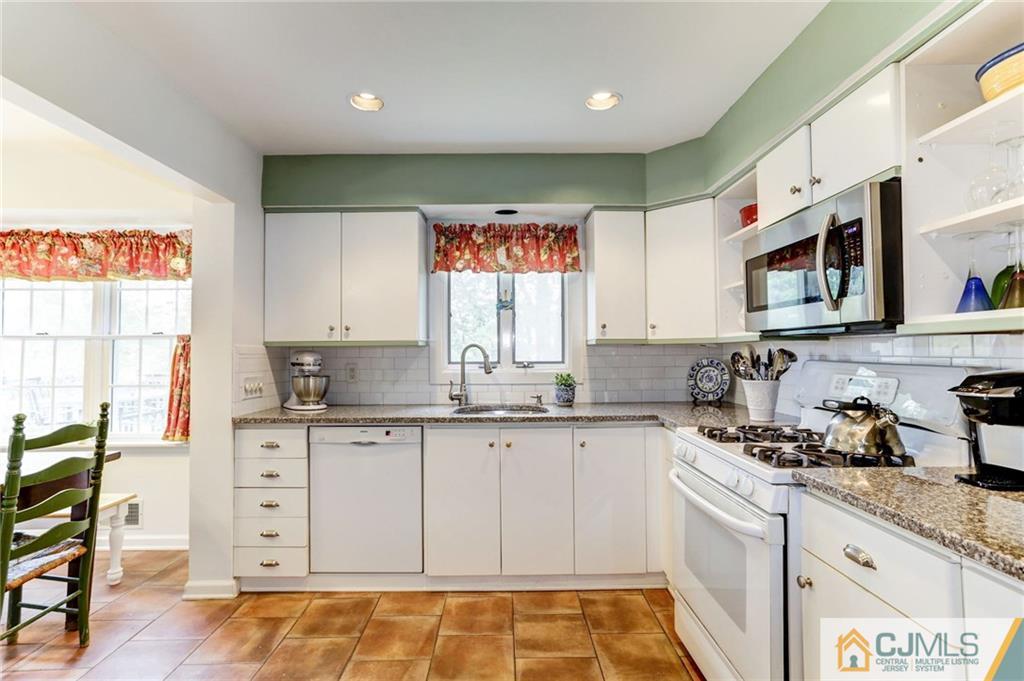 18 Clearview Road East Brunswick, NJ 08816 - Photo 6 of 25 Gallery Image 6