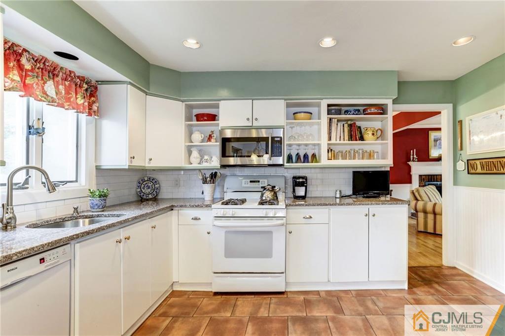 18 Clearview Road East Brunswick, NJ 08816 - Photo 7 of 25 Gallery Image 7