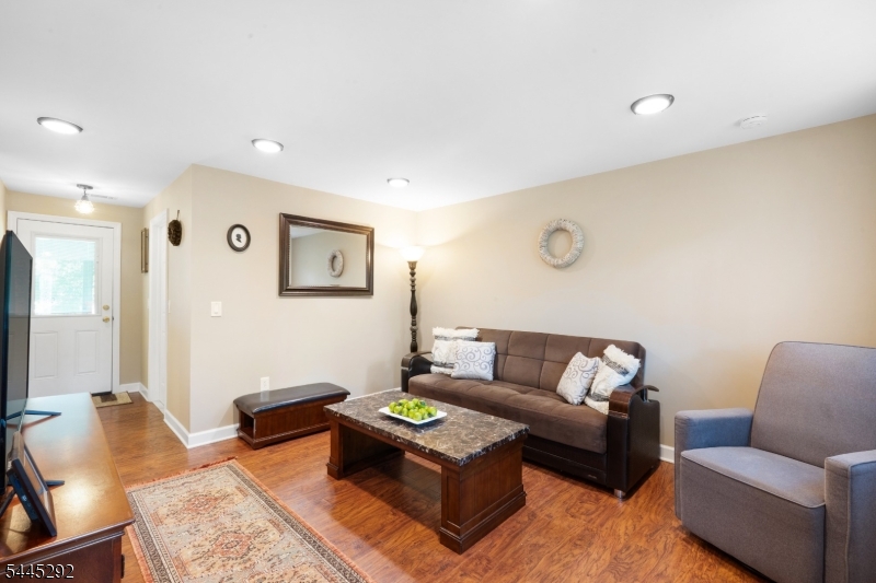 1280 Oxford Road Bridgewater, NJ 08807 - Photo 4 of 35