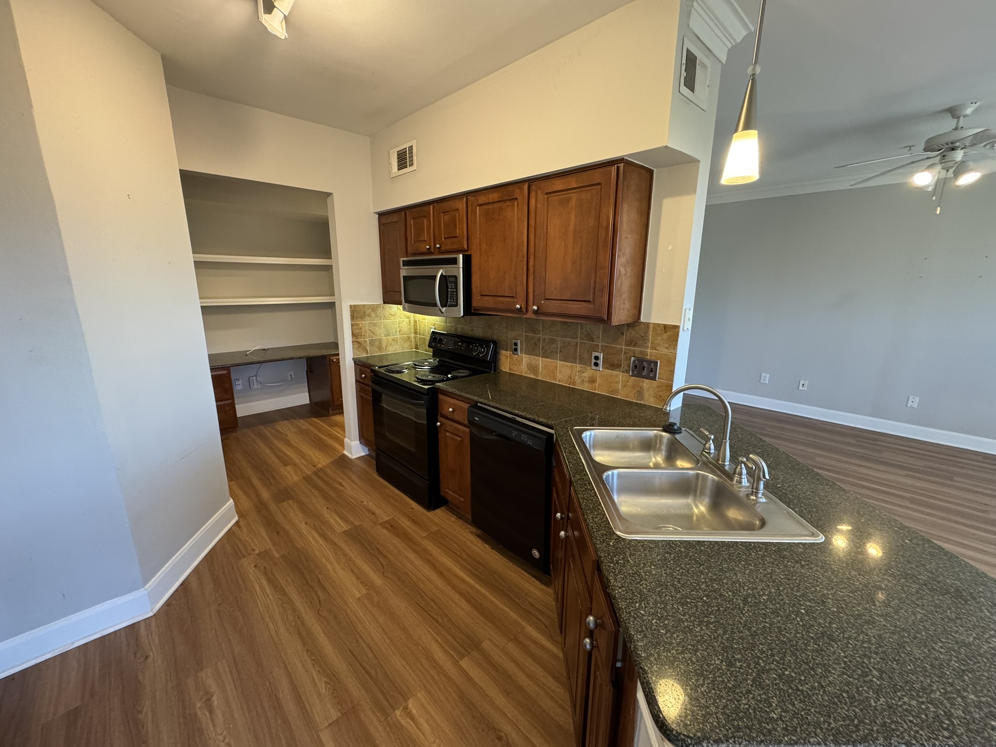 7701 Rialto Boulevard, Unit 125 Austin, TX 78735 - Photo 10 of 32 Gallery Image 10
