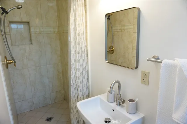 $9,000 | 8533 Woodley Avenue, North Hills, CA 91343