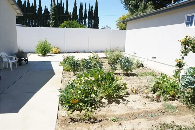 $9,000 | 8533 Woodley Avenue, North Hills, CA 91343