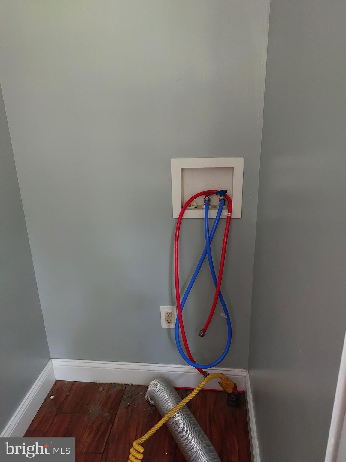 1272 Pawlings Road Norristown, PA 19403 - Photo 11 of 38 Laundry hook up behind kitchen