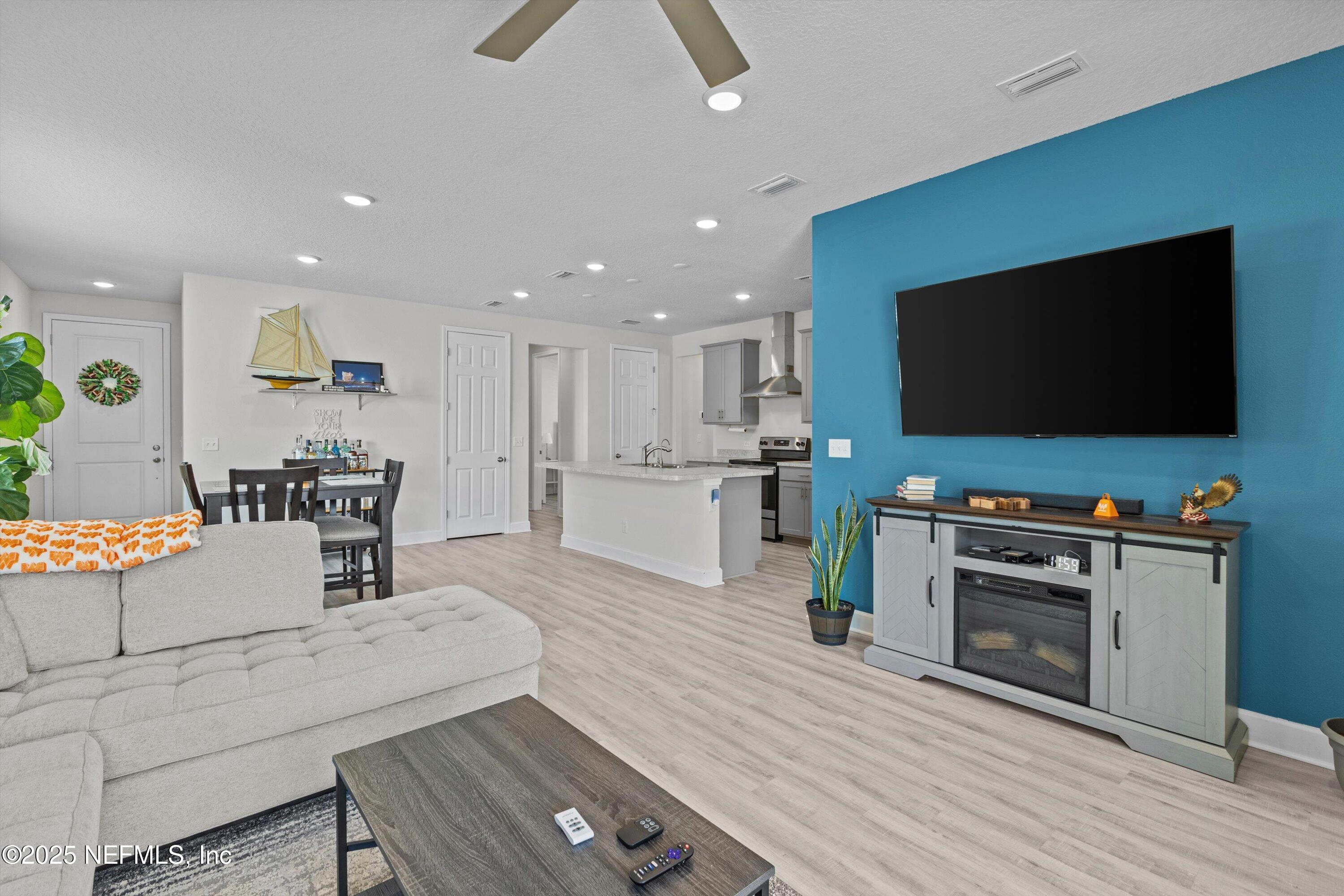 7091 Red Timber Road Jacksonville, FL 32244 - Photo 10 of 37 10-WGF7091RedTimberRd_010