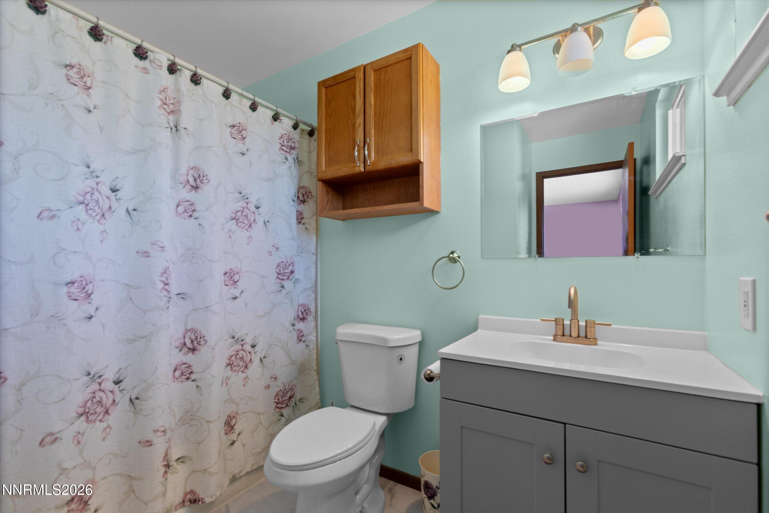 3940 Vireo Court Reno, NV 89508 - Photo 16 of 43 Primary Bathroom