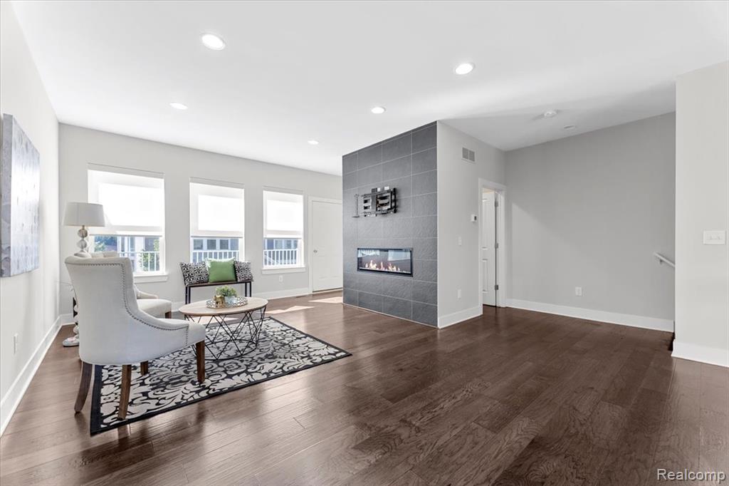 2937 East Square Lake Road Troy, MI 48085 - Photo 12 of 40