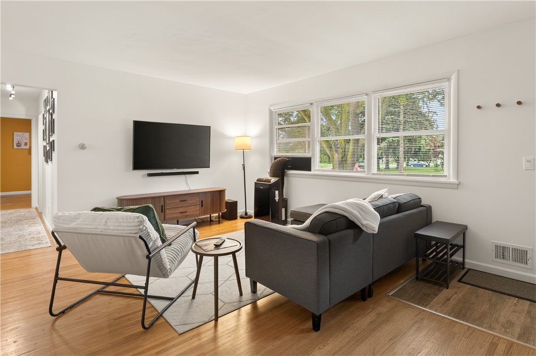 337 Dorsey Road Greece, NY 14616 - Photo 5 of 19 Gallery Image 5