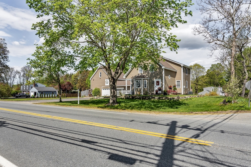 287 Andover Street Georgetown, MA 01833 - Photo 5 of 42 Gallery Image 5