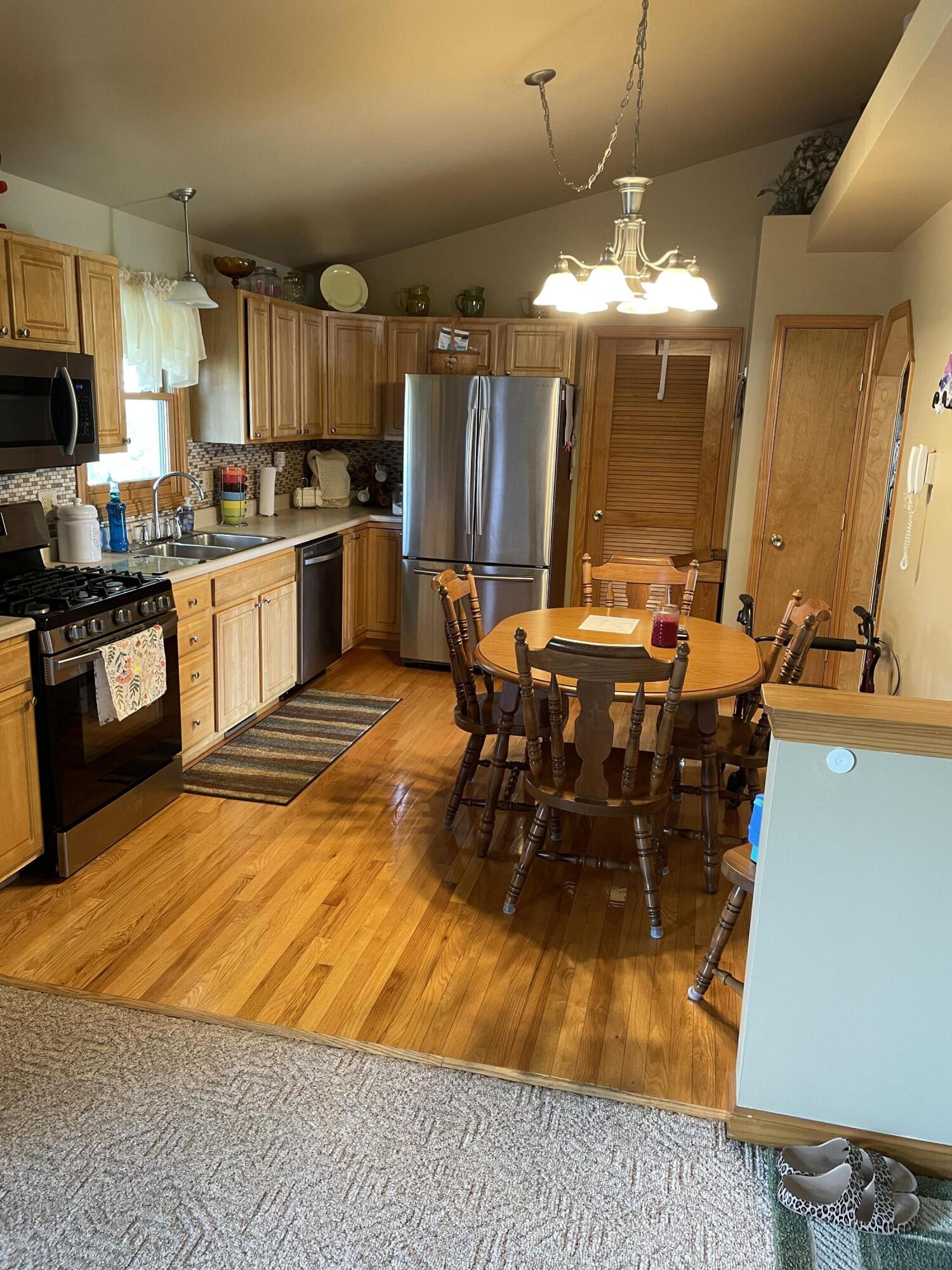 6198 Robbins Road Portage, IN 46368 - Photo 3 of 13 1500x2000