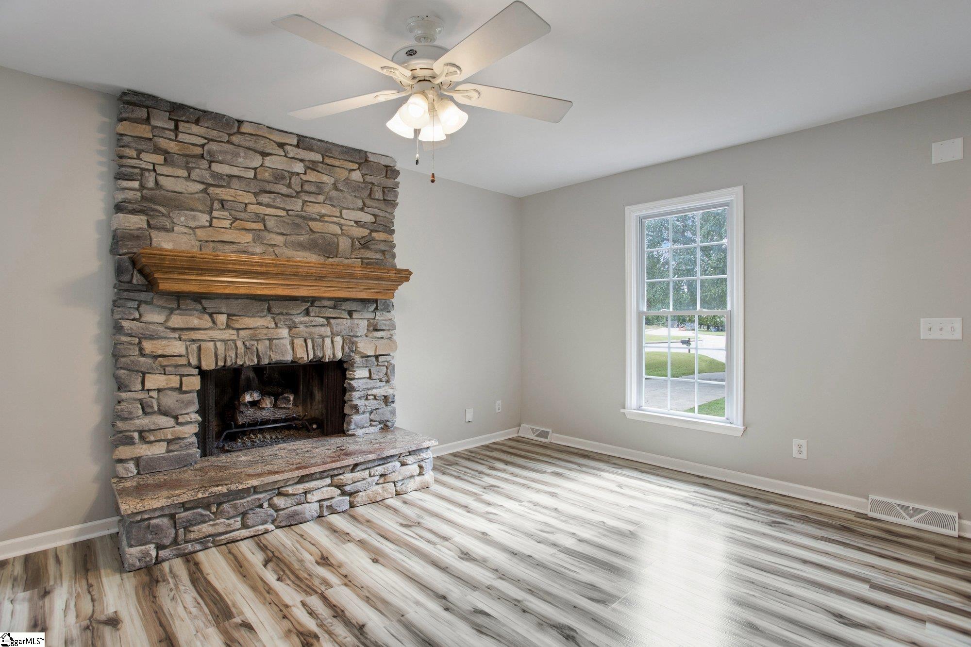 313 South Batesville Road Greer, SC 29650 - Photo 5 of 34 Gallery Image 5