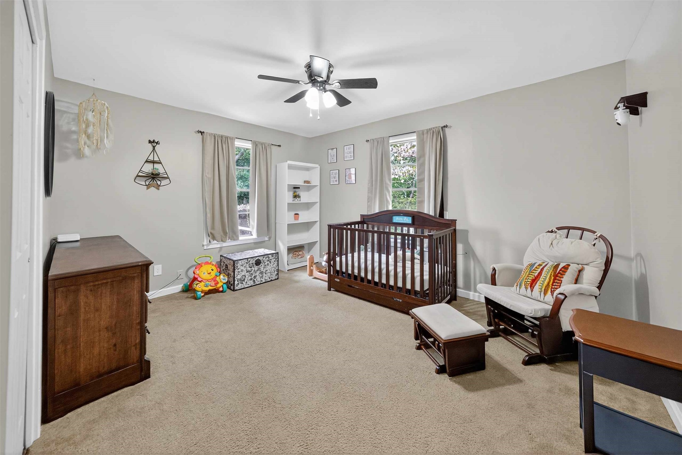 306 4th Street Palestine, TX 75803 - Photo 17 of 34 a bedroom with furniture and a window