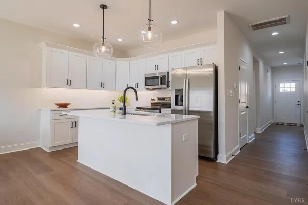 $314,900 | 536 Leesville Road, Unit 603, Lynchburg, VA 24502
