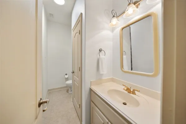 $998,000 | 15 Heather Bank Place, The Woodlands, TX 77382