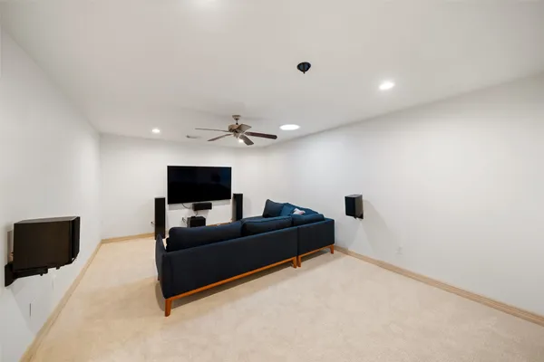 $998,000 | 15 Heather Bank Place, The Woodlands, TX 77382