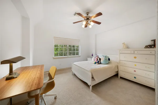 $998,000 | 15 Heather Bank Place, The Woodlands, TX 77382