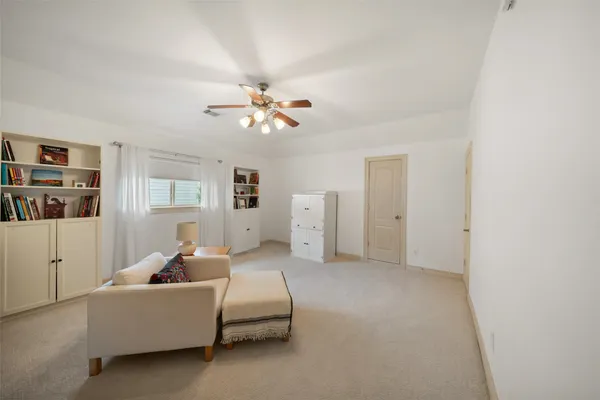 $998,000 | 15 Heather Bank Place, The Woodlands, TX 77382