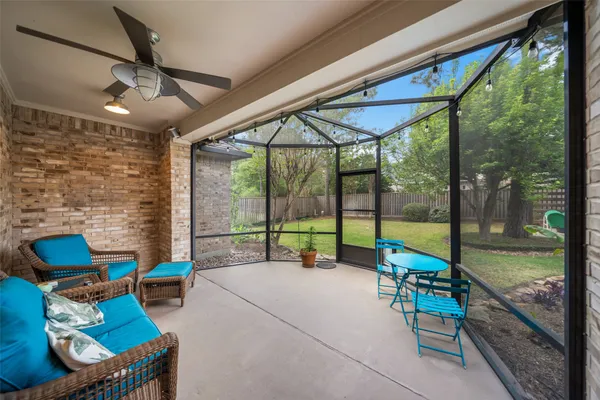 $998,000 | 15 Heather Bank Place, The Woodlands, TX 77382