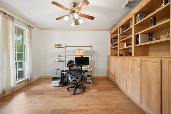 $998,000 | 15 Heather Bank Place, The Woodlands, TX 77382