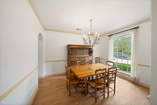 $998,000 | 15 Heather Bank Place, The Woodlands, TX 77382