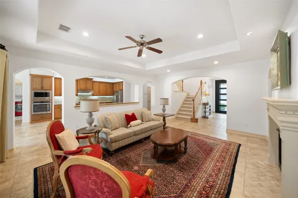 $998,000 | 15 Heather Bank Place, The Woodlands, TX 77382