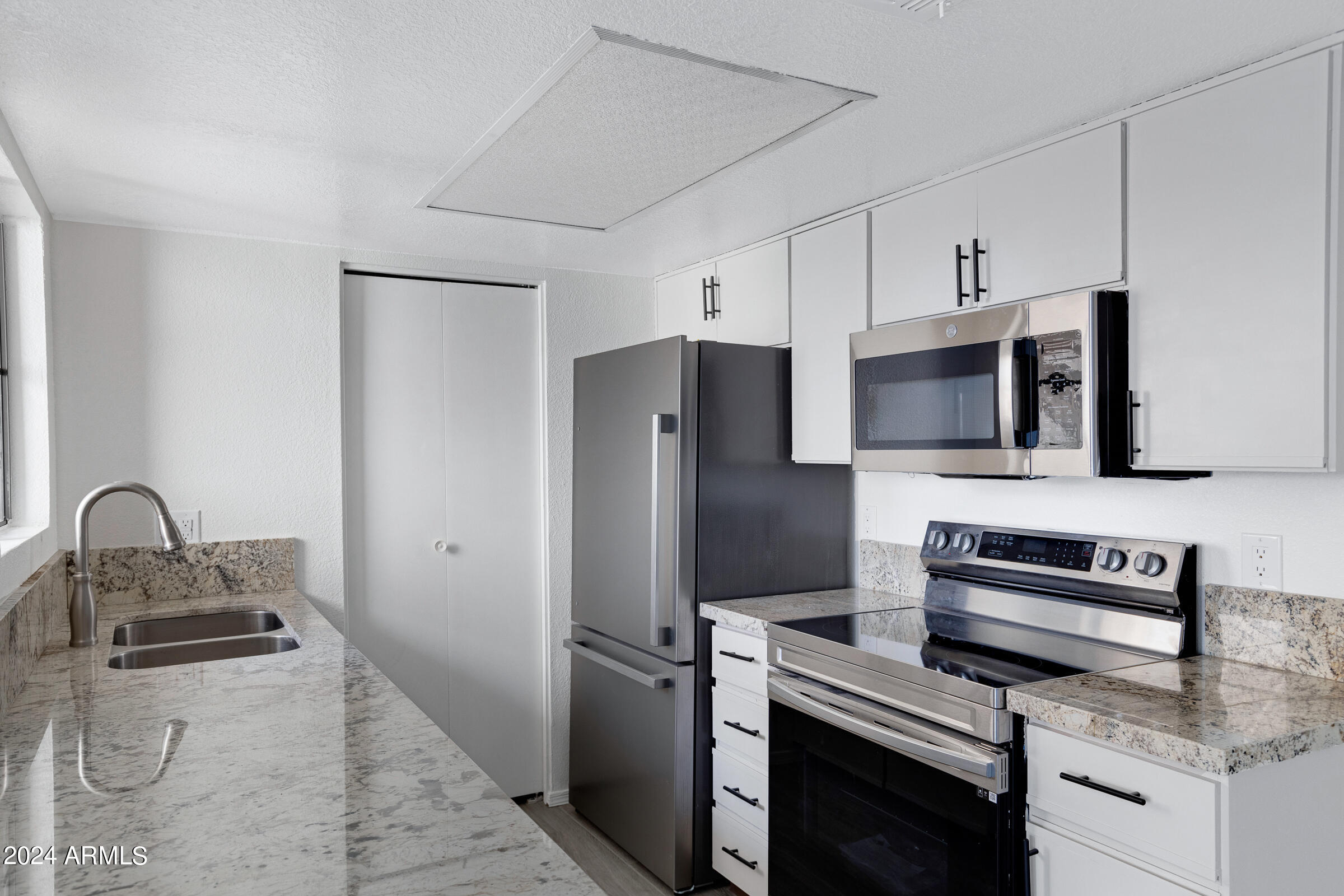 2855 South Ext Road, Unit 136 Mesa, AZ 85210 - Photo 8 of 18 2855 S Ext Rd #136-8