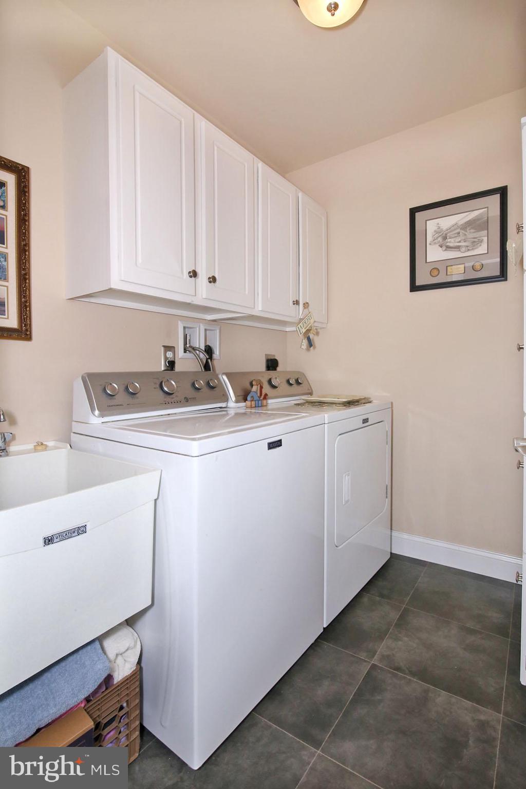 1122 Alden Way Lebanon, PA 17042 - Photo 15 of 66 a room with sink and cabinets