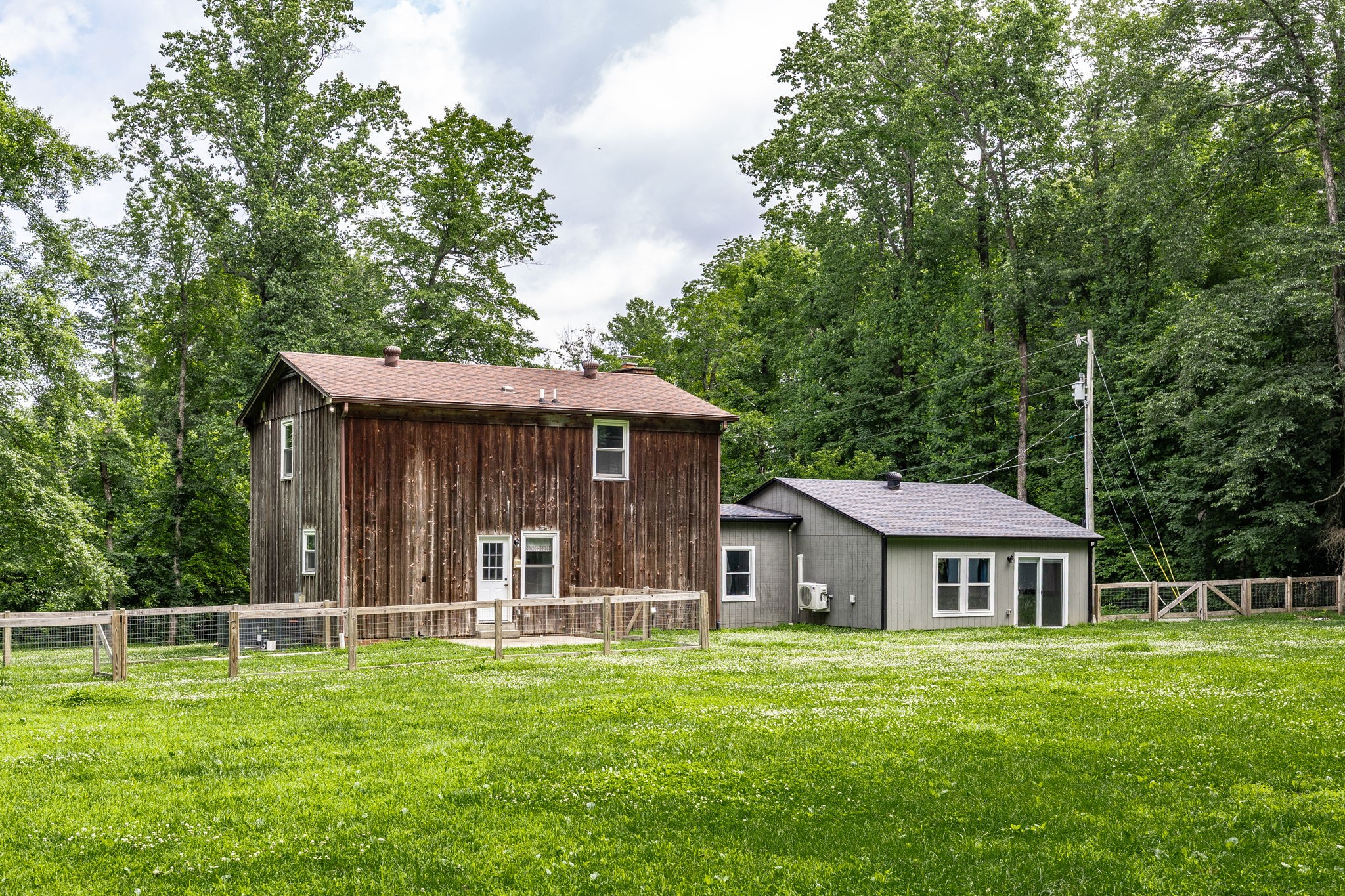 13989 Owens Chapel Road Springfield, TN 37172 - Photo 30 of 43 a front view of a house with garden