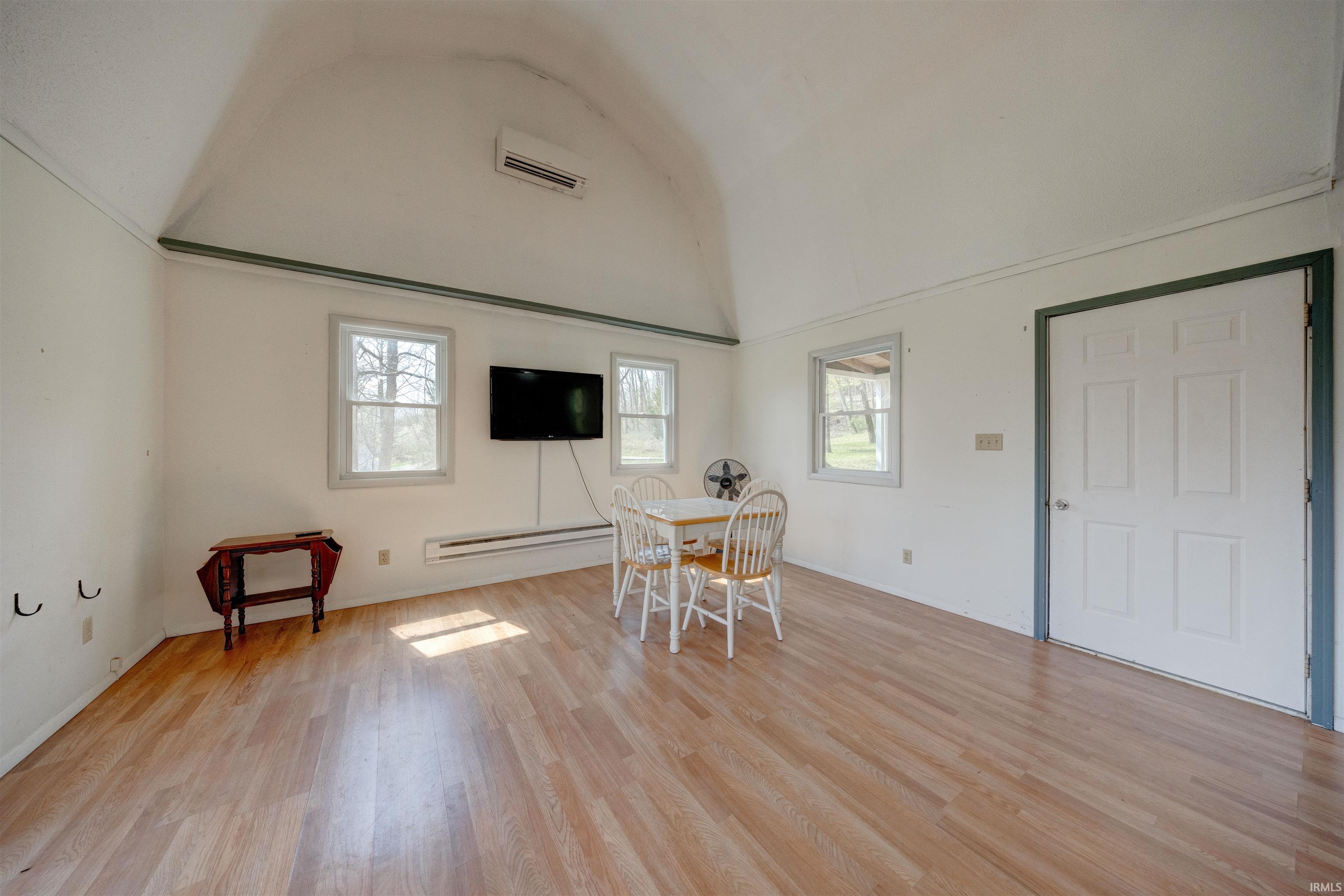 14200 Utopia Road Derby, IN 47525 - Photo 8 of 36