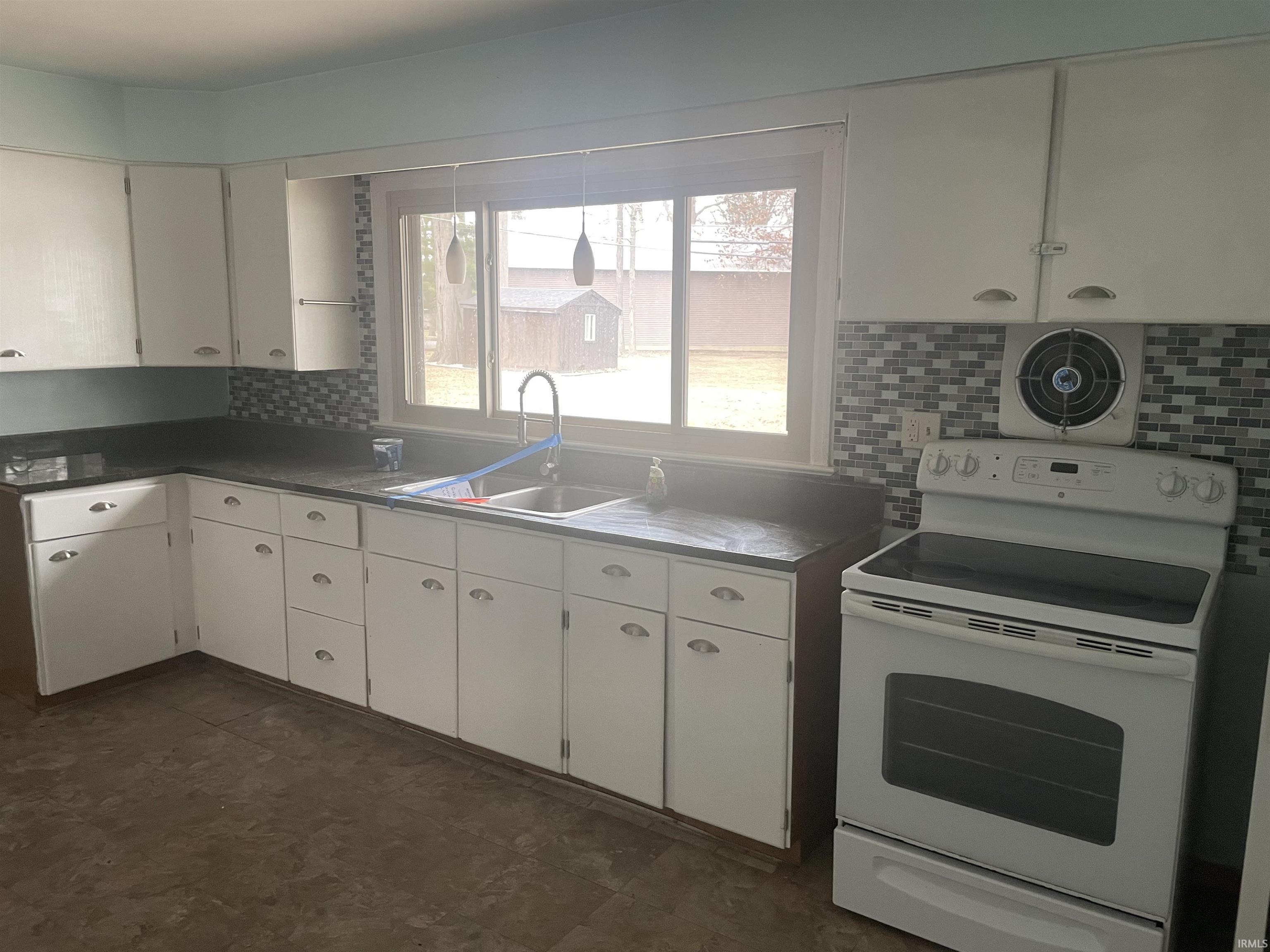 546 West Harrison Avenue Wabash, IN 46992 - Photo 4 of 14