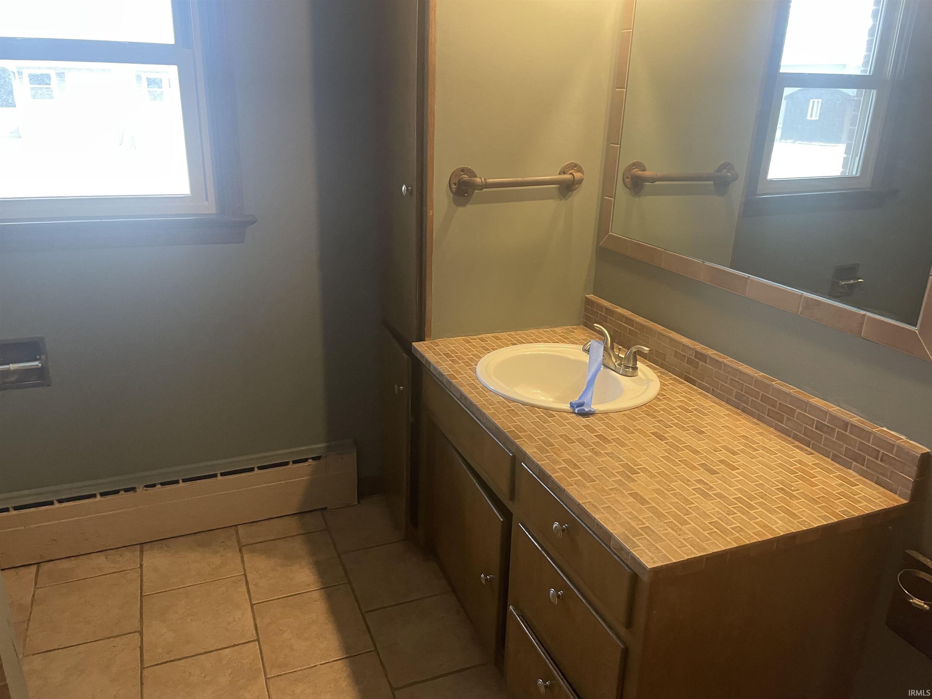 546 West Harrison Avenue Wabash, IN 46992 - Photo 8 of 14