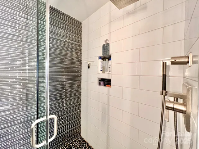 $3,000 | 833 West 4th Street, Charlotte, NC 28202