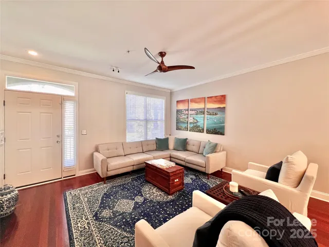 $3,000 | 833 West 4th Street, Charlotte, NC 28202