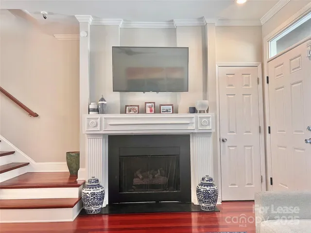 $3,000 | 833 West 4th Street, Charlotte, NC 28202