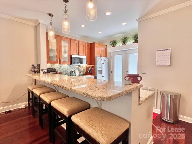 $3,000 | 833 West 4th Street, Charlotte, NC 28202