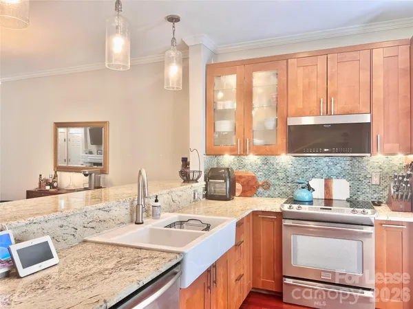 $2,900 | 833 West 4th Street, Charlotte, NC 28202