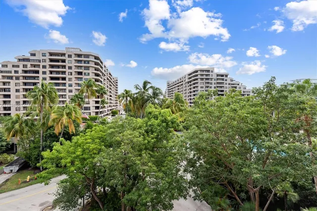 $1,310,000 | 161 Crandon Boulevard, Unit 412, Key Biscayne, FL 33149