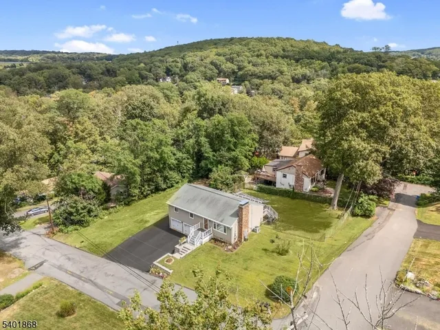 $475,000 | 17 Center Street, Hopatcong, NJ 07874