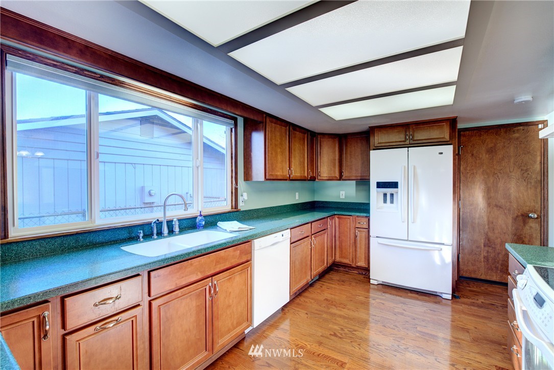 13025 Southeast 164th Street Renton, WA 98058 - Photo 5 of 22 Gallery Image 5