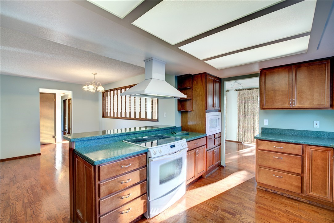 13025 Southeast 164th Street Renton, WA 98058 - Photo 6 of 22 Gallery Image 6