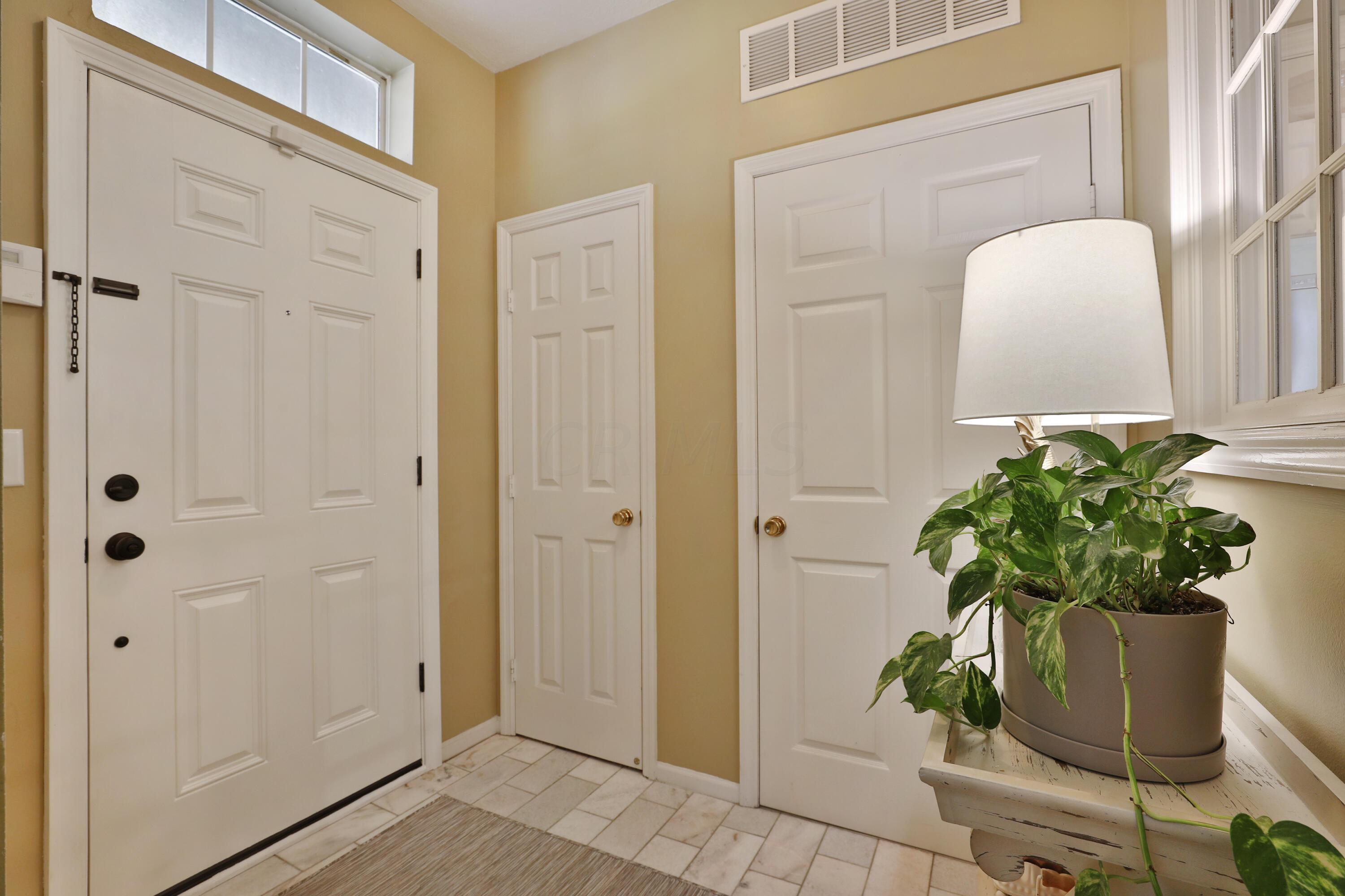 6002 Inishmore Lane Dublin, OH 43017 - Photo 7 of 32 Entry