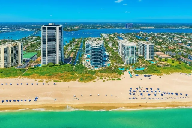 a view of an ocean view