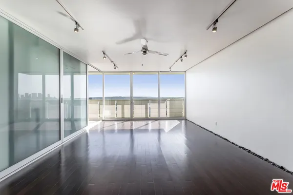 $5,600 | 8787 Shoreham Drive, Unit 610, West Hollywood, CA 90069