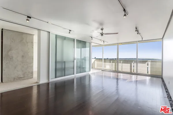 $5,600 | 8787 Shoreham Drive, Unit 610, West Hollywood, CA 90069