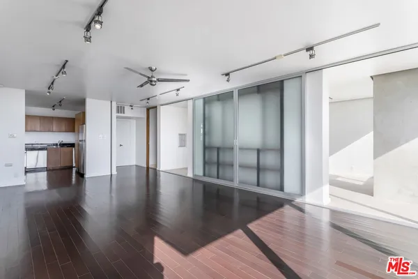 $5,600 | 8787 Shoreham Drive, Unit 610, West Hollywood, CA 90069